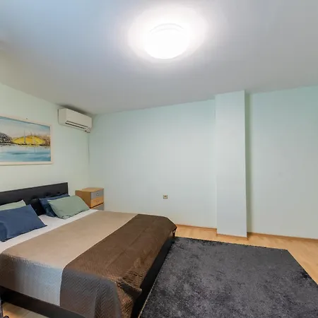 Oasis With 2 Bedrooms Варна