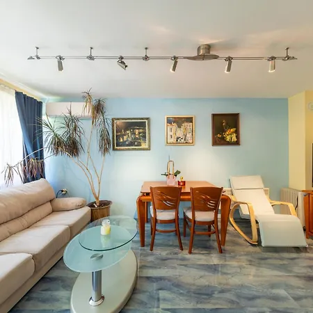 Oasis With 2 Bedrooms Апартаменты *