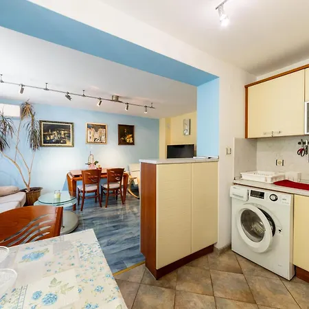 Oasis With 2 Bedrooms 아파트 바르나